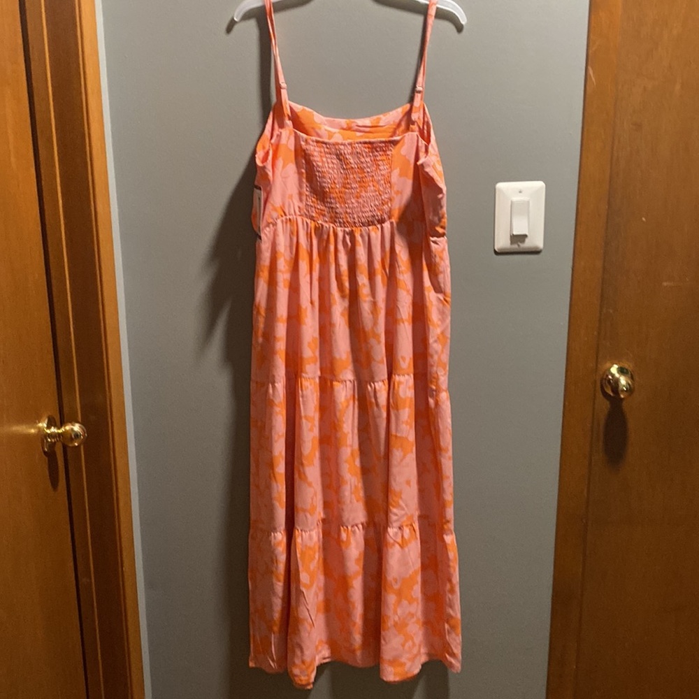 BRAND NEW WOMANS DRESS SIZE  XL! NWT. SMOKE FREE HOME! - Picture 4 of 4